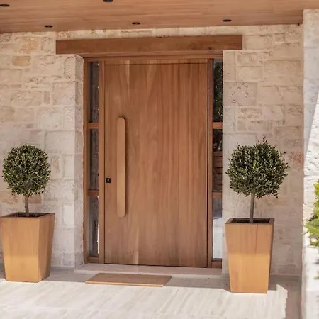 White Stone Luxury Laganas